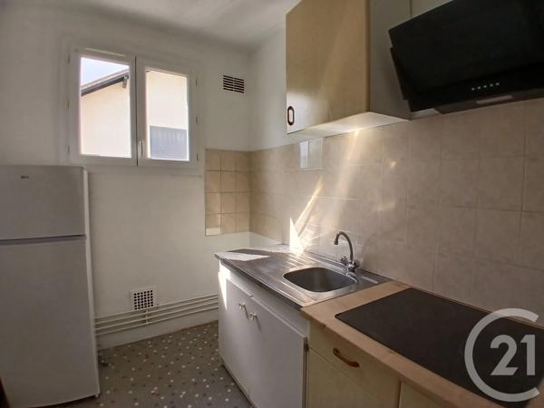 Immeuble à vendre  401 m 2   MONTLUCON  - 03