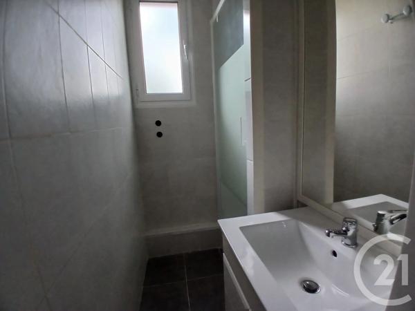 Immeuble à vendre  401 m 2   MONTLUCON  - 03
