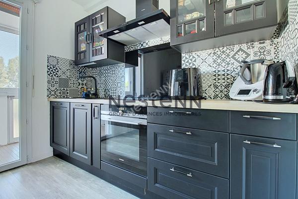 Appartement T4 de 83 m² avec terrasse plein sud, résidence sécurisée avec concierge à Marignane
