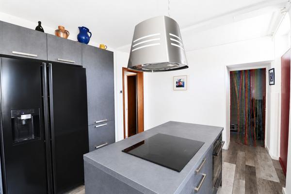 Maison Bouc Bel Air 5 pièce(s) 110.70 m2, 4 chambres, grand séjour, cuisine indépendante, jardin, remise, piscine