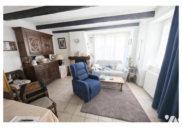 MAISON D’HABITATION EN PIERRE – TREGASTEL (VIEUX BOURG) – TERRAIN CONSTRUCTIBLE AVEC ANNEXE
