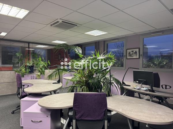 Bureau 6 pièces - 140 m²