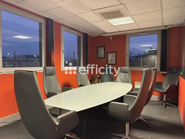 Bureau 6 pièces - 140 m²