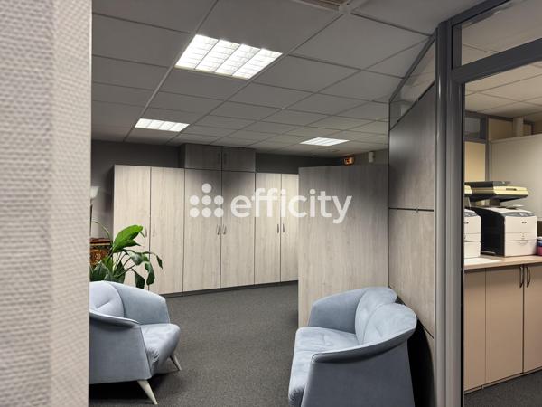 Bureau 6 pièces - 140 m²