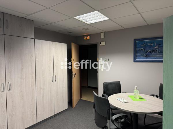 Bureau 6 pièces - 140 m²