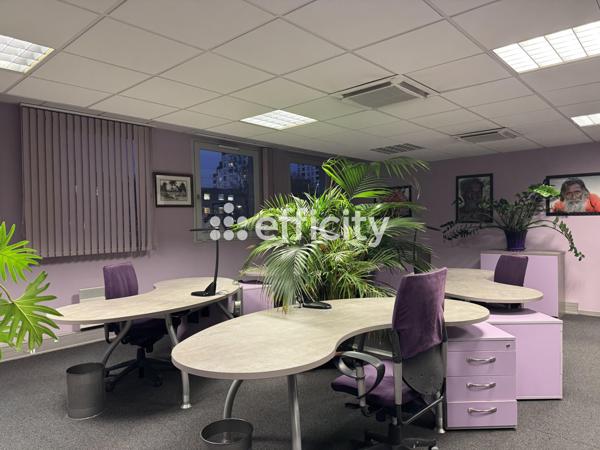 Bureau 6 pièces - 140 m²