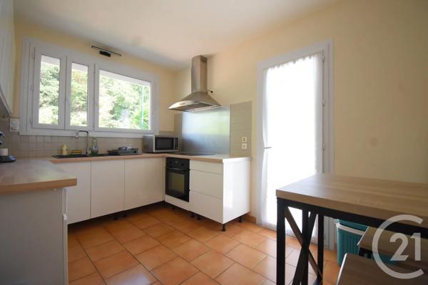 Maison à vendre  5 pièces - 137,51 m 2   CREUZIER LE VIEUX  - 03