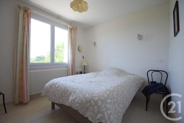Maison à vendre  5 pièces - 137,51 m 2   CREUZIER LE VIEUX  - 03
