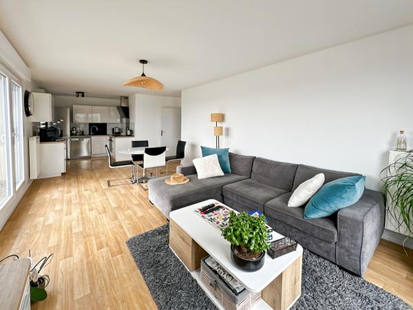 Appartement dernier étages 5 pièces 97 m2 terrasse de 80M2