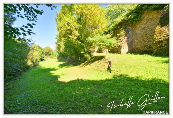 Maison à vendre 6 pièces CHATEAUMEILLANT (18) 4 chambres grand terrain arboré