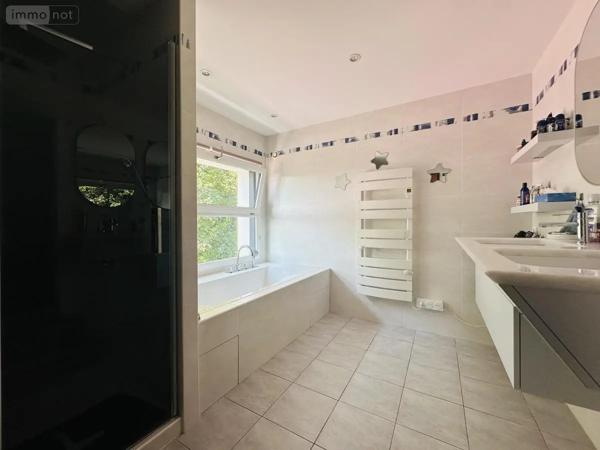 Achat - Maison Larmor-Plage 56260 5 pièces 213 m 2 1949 m 2