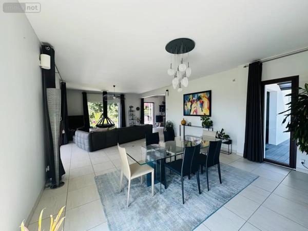Achat - Maison Larmor-Plage 56260 5 pièces 213 m 2 1949 m 2