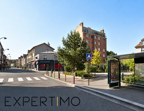 APPARTEMENT 2 PIÈCES –VERSAILLES – GARE A PIEDS – COMMERCES – ASCENSEUR