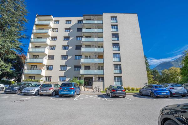 Appartement T3 + place de parking Les Pommaries