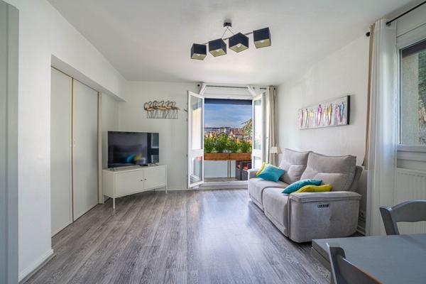 Appartement T3 + place de parking Les Pommaries