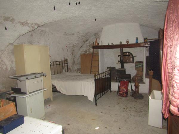 04400 BARCELONNETTE FERME ANCIENNE A RENOVER