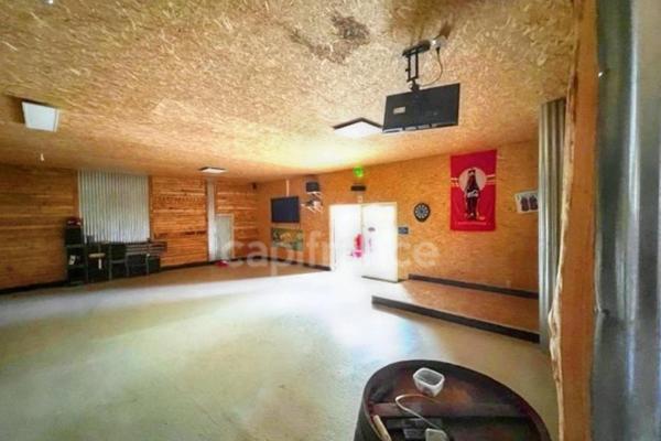 Dpt Charente Maritime (17), à vendre proche de SAINTES Entrepots et Bureaux