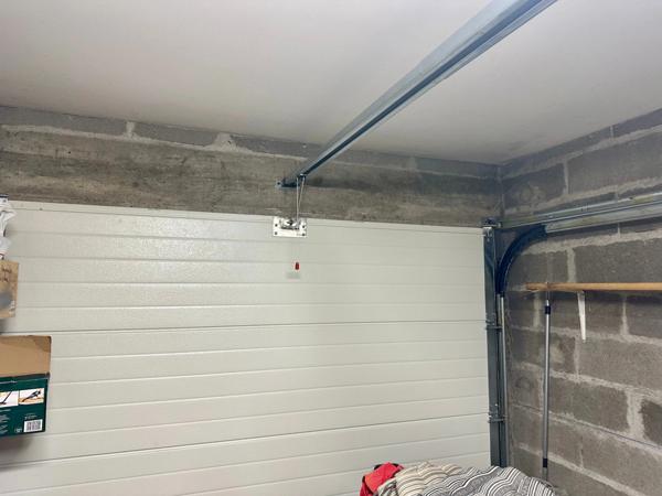 Appartement ou maison RDC 3 chambres, 3 terrasses - proche de des commerces et gare