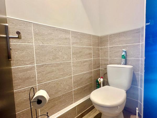 Appartement ou maison RDC 3 chambres, 3 terrasses - proche de des commerces et gare