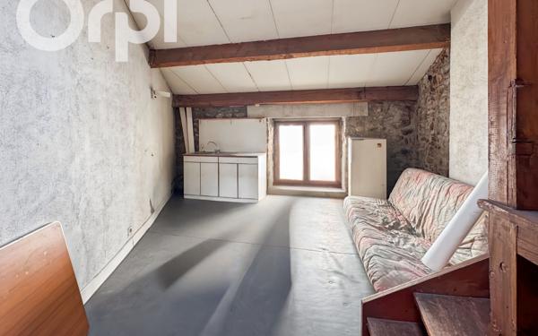 Immeuble à vendre    2 pièces •  Aubenas