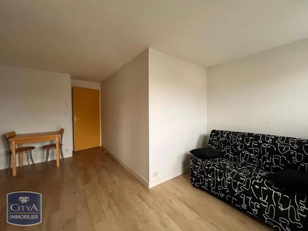 Appartement à louer 1 pièce 21.69m² Laval (53000)