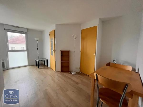 Appartement à louer 1 pièce 21.69m² Laval (53000)