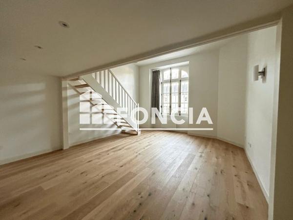 Location Studio 34.79 m² - 44 - 46 RUE DE BRETAGNE Laval 53000