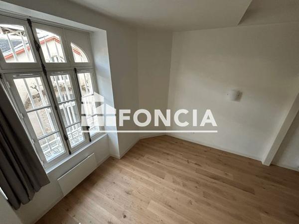 Location Studio 34.79 m² - 44 - 46 RUE DE BRETAGNE Laval 53000