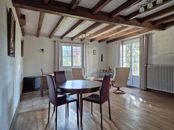 Maison familiale en plein centre de Mansle