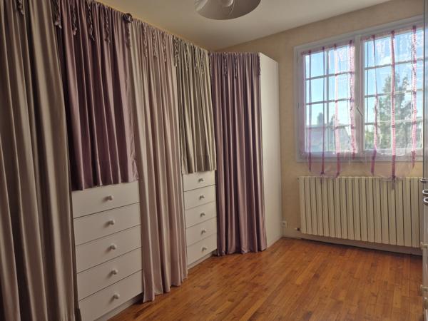 Maison familiale en plein centre de Mansle