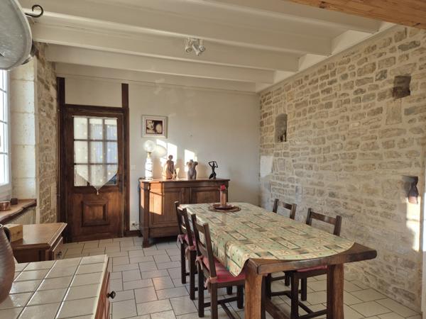 Maison familiale en plein centre de Mansle