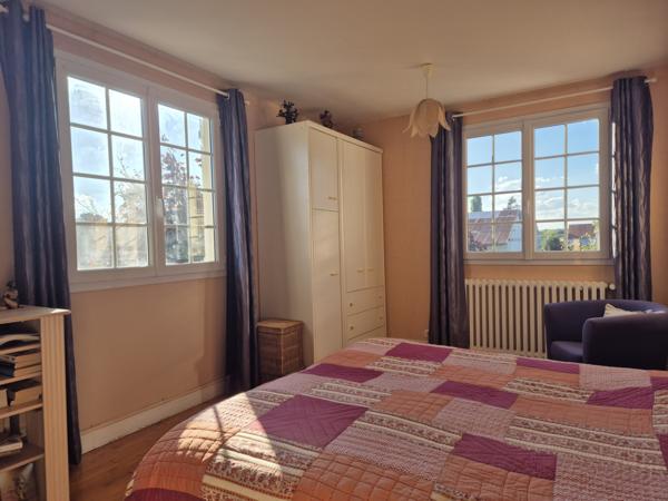 Maison familiale en plein centre de Mansle