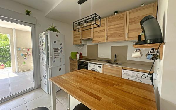 Appartement à vendre    3 pièces • 59,20 m2 Marseille 8