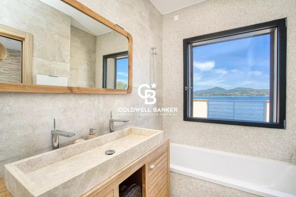 Propriété 5 pièces à vendre Gassin - 83580 / Réf: 394V2447M