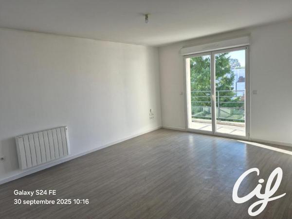 Appartement T3 Z.A.D., Z.I. Nord - 66.25 m2  155 000 Euros