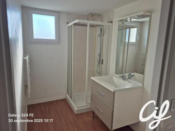 Appartement T3 Z.A.D., Z.I. Nord - 66.25 m2  155 000 Euros