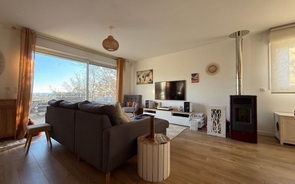 Maison à vendre    3 pièces •  Joyeuse