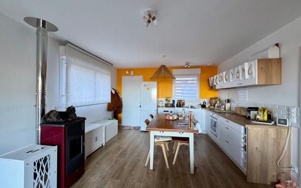 Maison à vendre    3 pièces •  Joyeuse