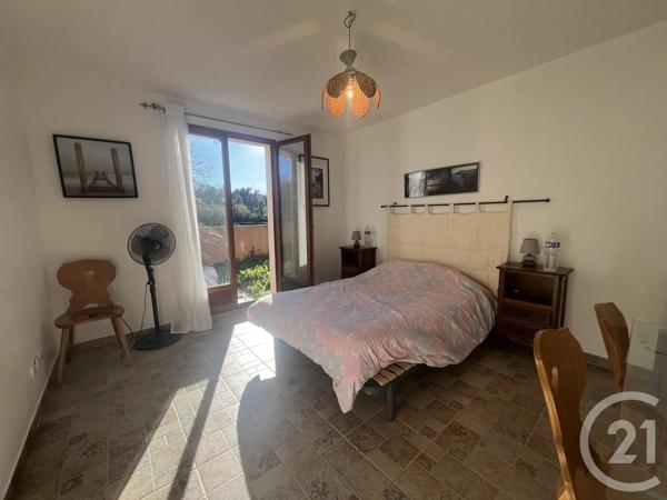 Maison à vendre  4 pièces - 130 m 2   COGOLIN  - 83