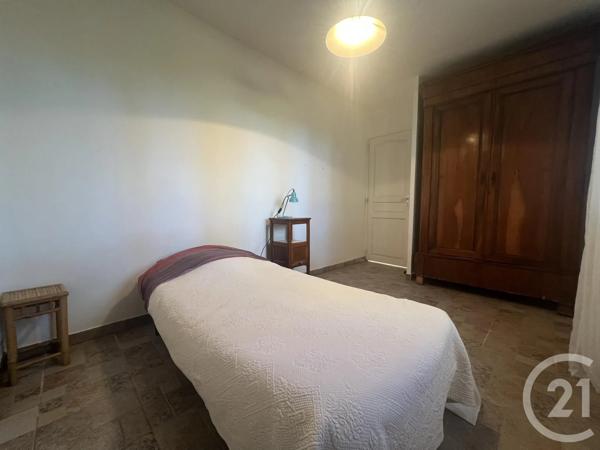 Maison à vendre  4 pièces - 130 m 2   COGOLIN  - 83