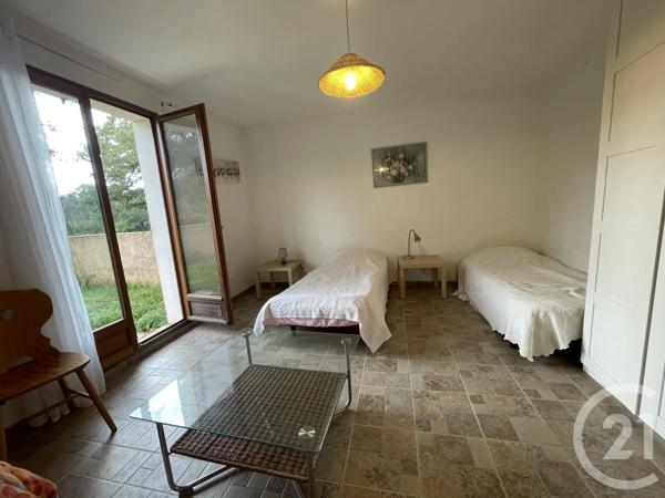 Maison à vendre  4 pièces - 130 m 2   COGOLIN  - 83