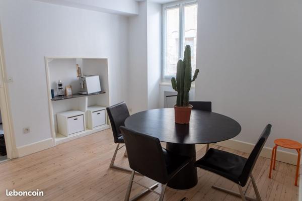 Studio avec terrasse et parking — rue de la Gibauderie