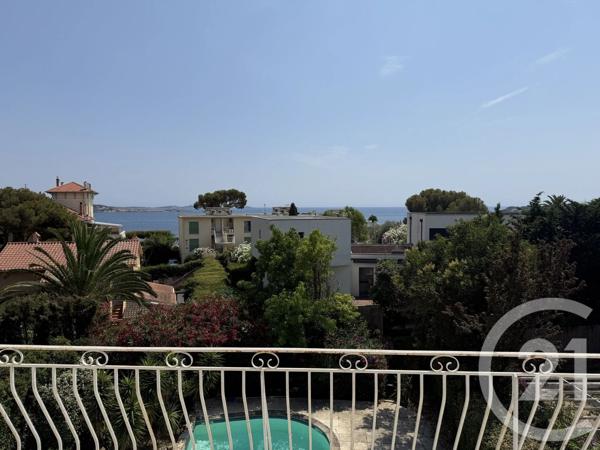Maison à vendre  5 pièces - 197,39 m 2   BANDOL  - 83