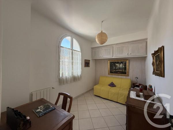 Maison à vendre  5 pièces - 197,39 m 2   BANDOL  - 83