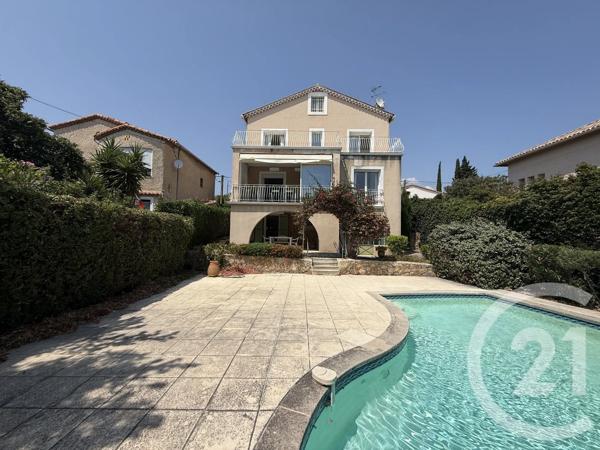 Maison à vendre  5 pièces - 197,39 m 2   BANDOL  - 83