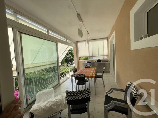 Maison à vendre  5 pièces - 197,39 m 2   BANDOL  - 83