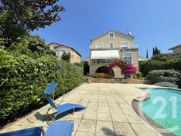 Maison à vendre  5 pièces - 197,39 m 2   BANDOL  - 83