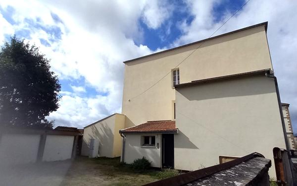 Immeuble à vendre    2 pièces •  Mont-Bonvillers