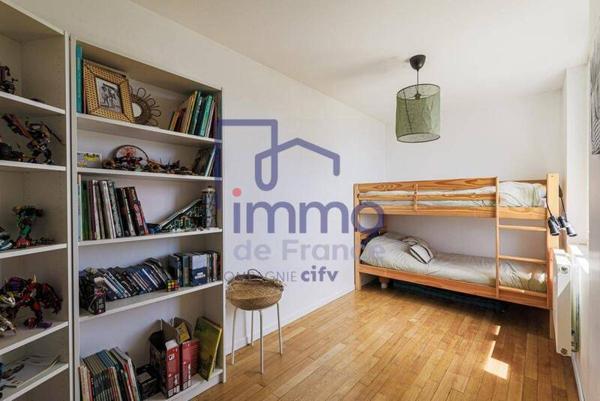 Appartement 4 pièces                                        - 38000 Grenoble Réf : 21658-IMMODEFRANCE69
