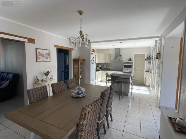 Maison à vendre à Rochefort-en-Terre dans le Morbihan (56220), ref : 130e